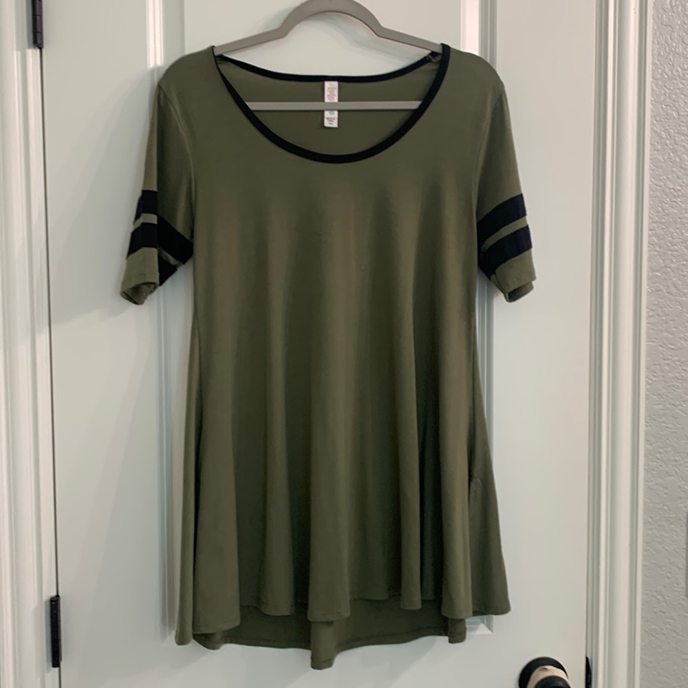LuLaRoe shirt